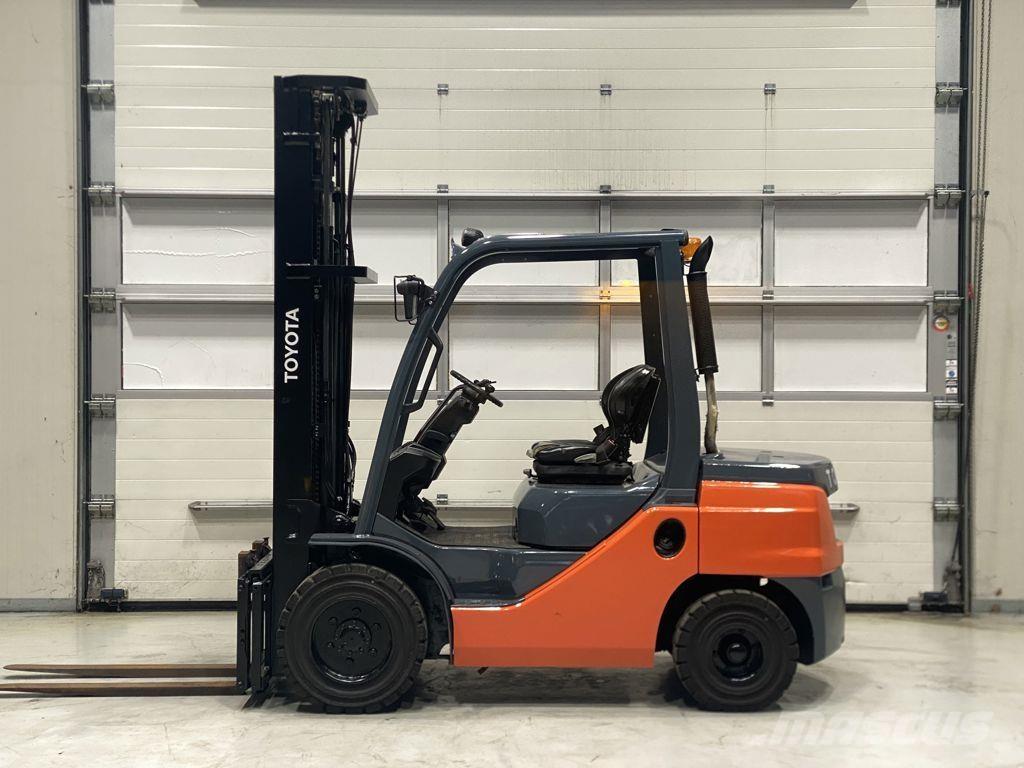 Toyota 52-8FDF30 Dieseltrukit