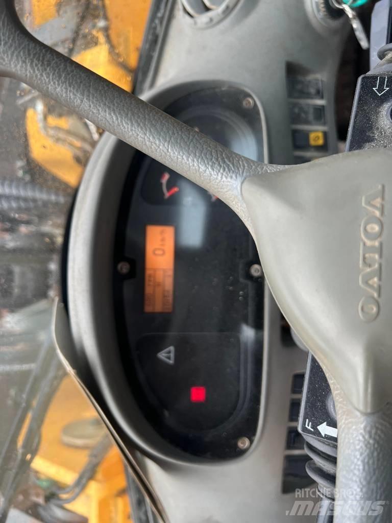 Volvo L 220 E Pyöräkuormaajat