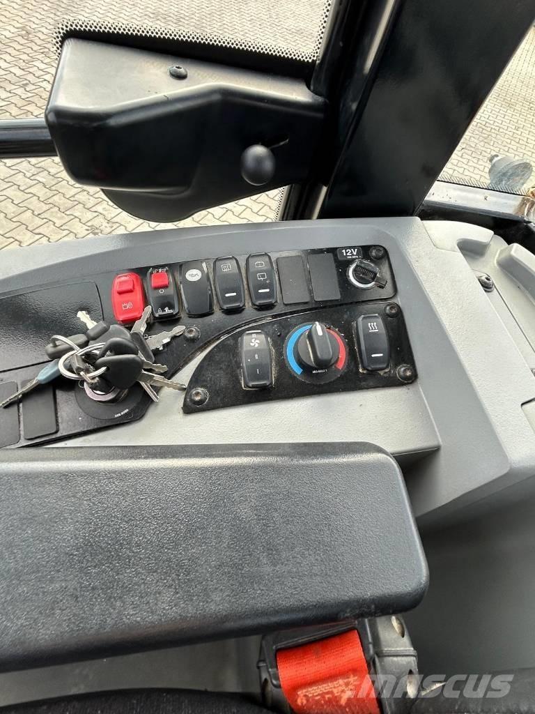 CAT 907 M Pyöräkuormaajat