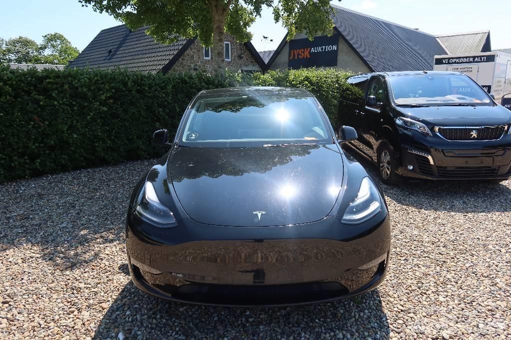 Tesla Model Y Henkilöautot