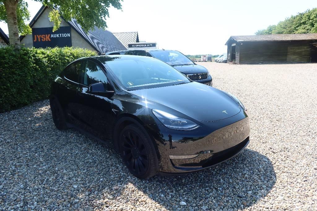 Tesla Model Y Henkilöautot