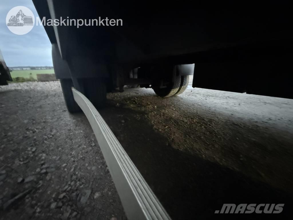 Ekeri S8-D Umpikoriperävaunut