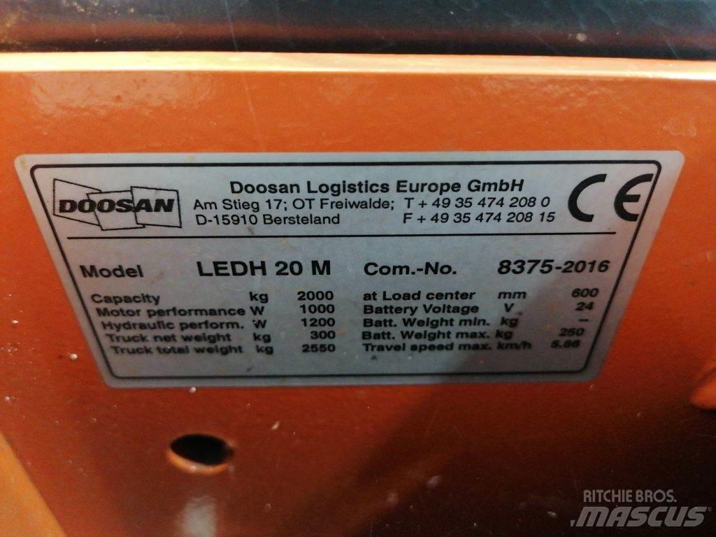 Doosan LEDH20M Lavansiirtotrukit