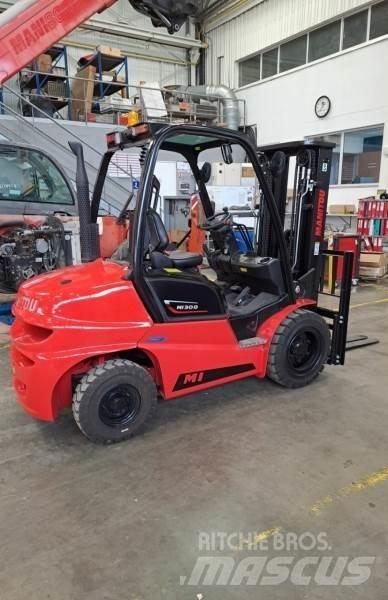 Manitou MI30D Maastotrukit