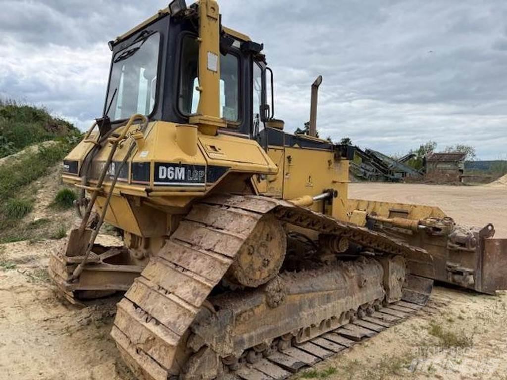 CAT D6M LGP Telaketjupuskutraktorit
