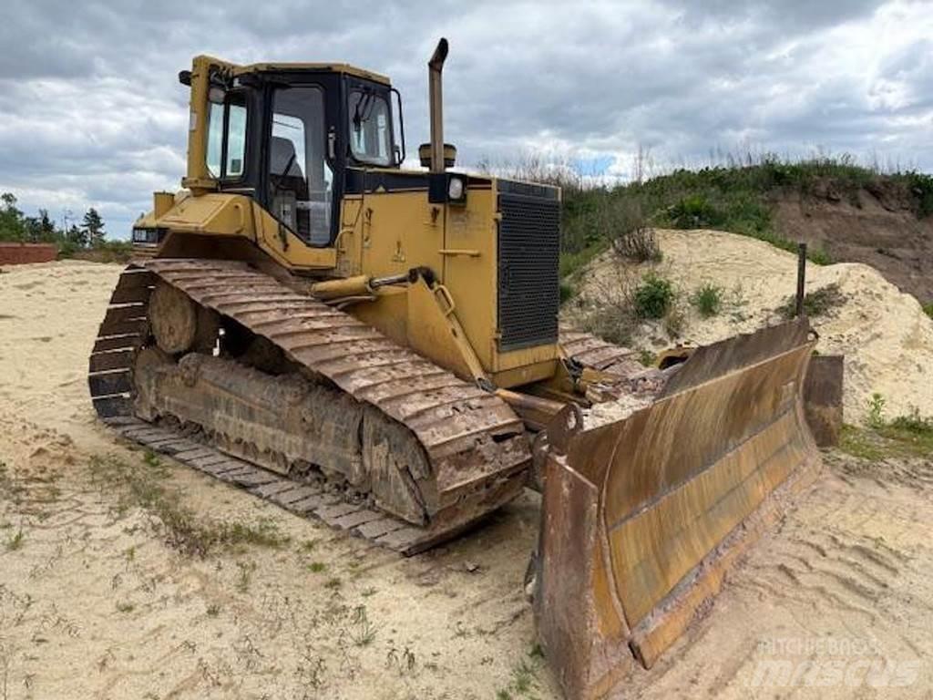 CAT D6M LGP Telaketjupuskutraktorit