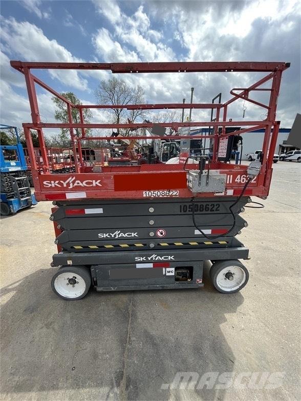 SkyJack SJ III 4632 Saksilavat