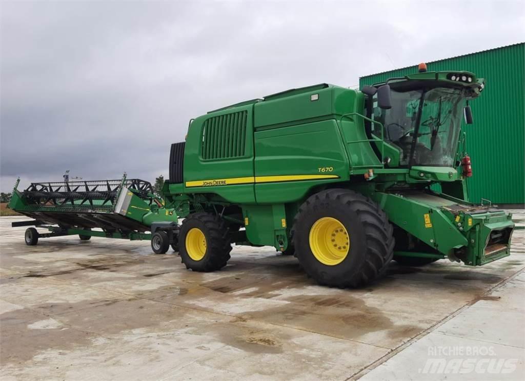 John Deere T670 Leikkuupuimurit