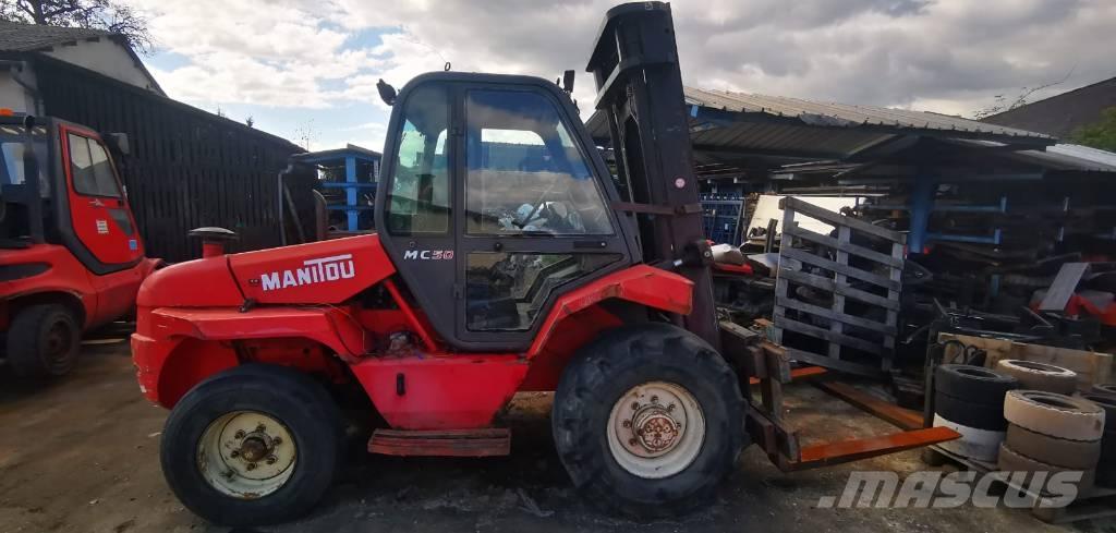 Manitou MC 50 Maastotrukit