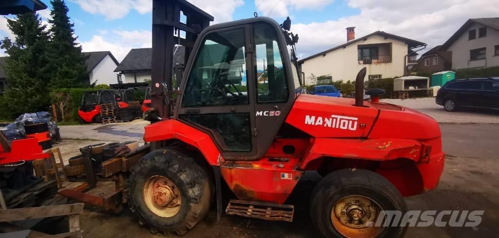 Manitou MC 50 Maastotrukit