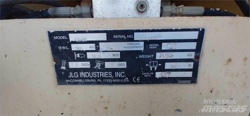 JLG 4394RT Saksilavat