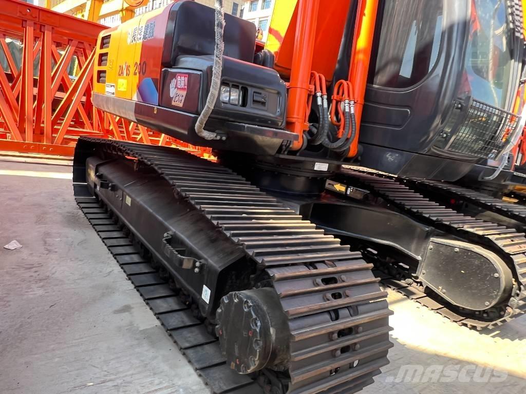 Hitachi ZX200 Telakaivukoneet