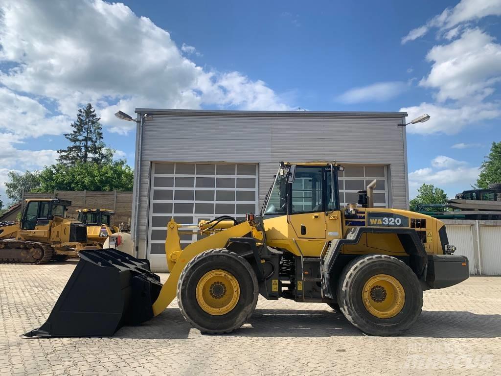 Komatsu WA 320-5H Pyöräkuormaajat