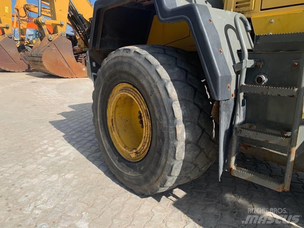 Komatsu WA 320-5H Pyöräkuormaajat