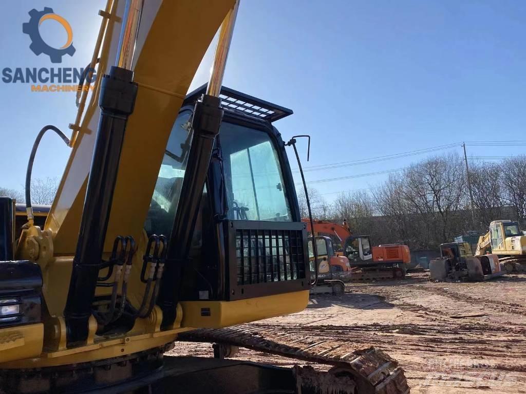 CAT 325 D Telakaivukoneet