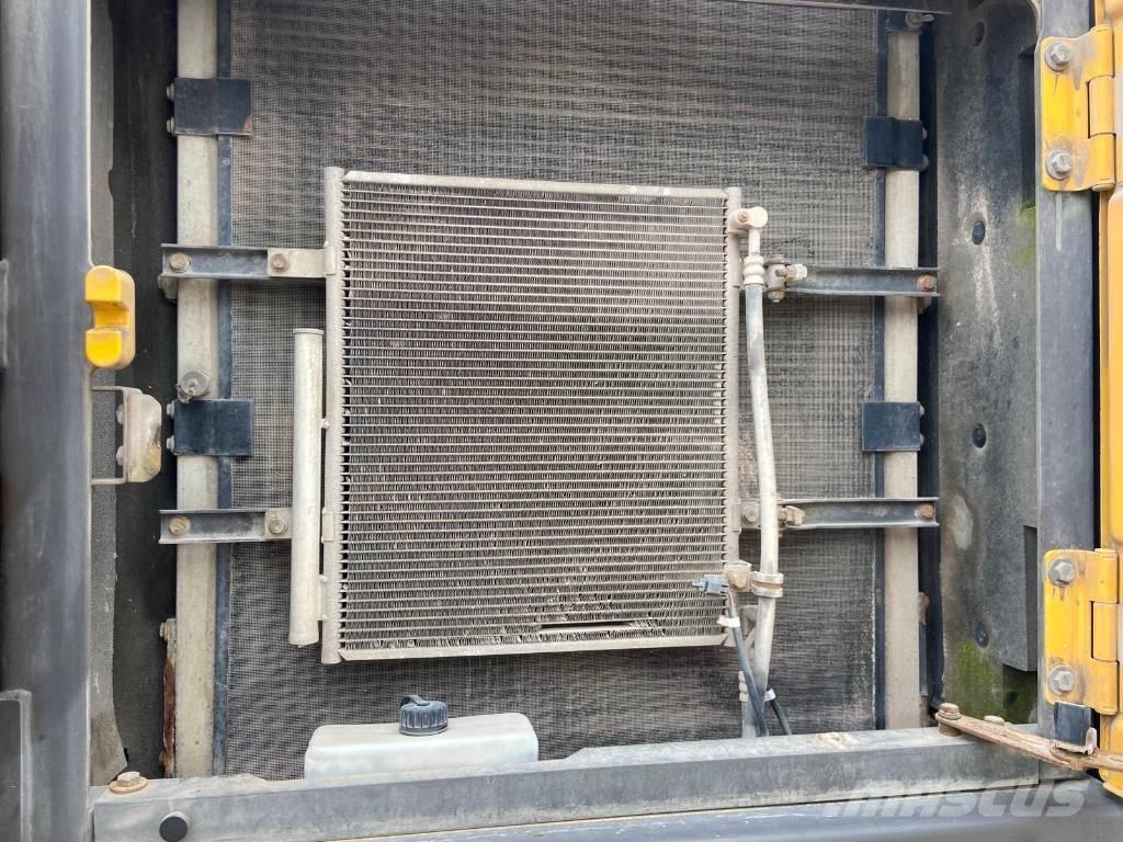 Volvo EC220El Telakaivukoneet