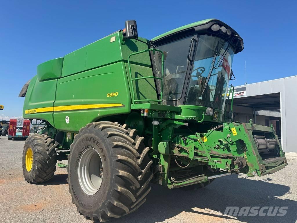 John Deere S 690 Leikkuupuimurit