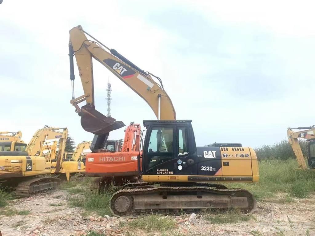 CAT 323D Telakaivukoneet