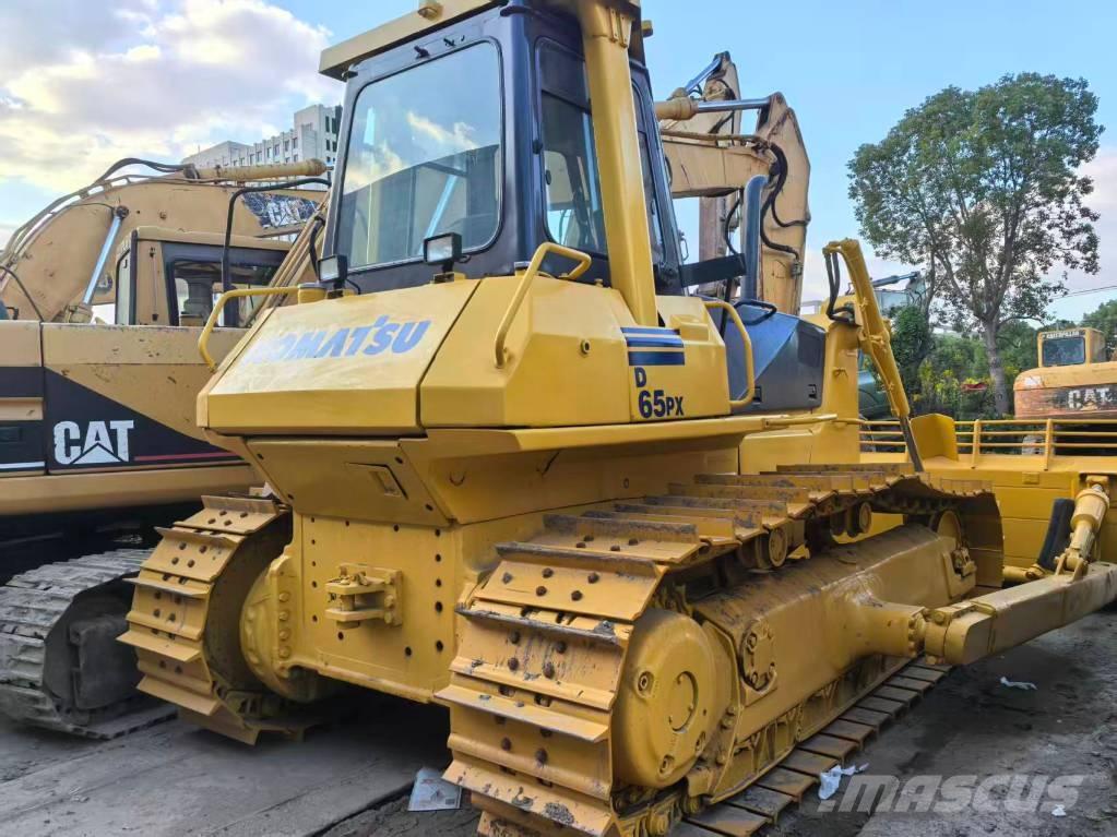 Komatsu D 65 PX-12 Telaketjupuskutraktorit