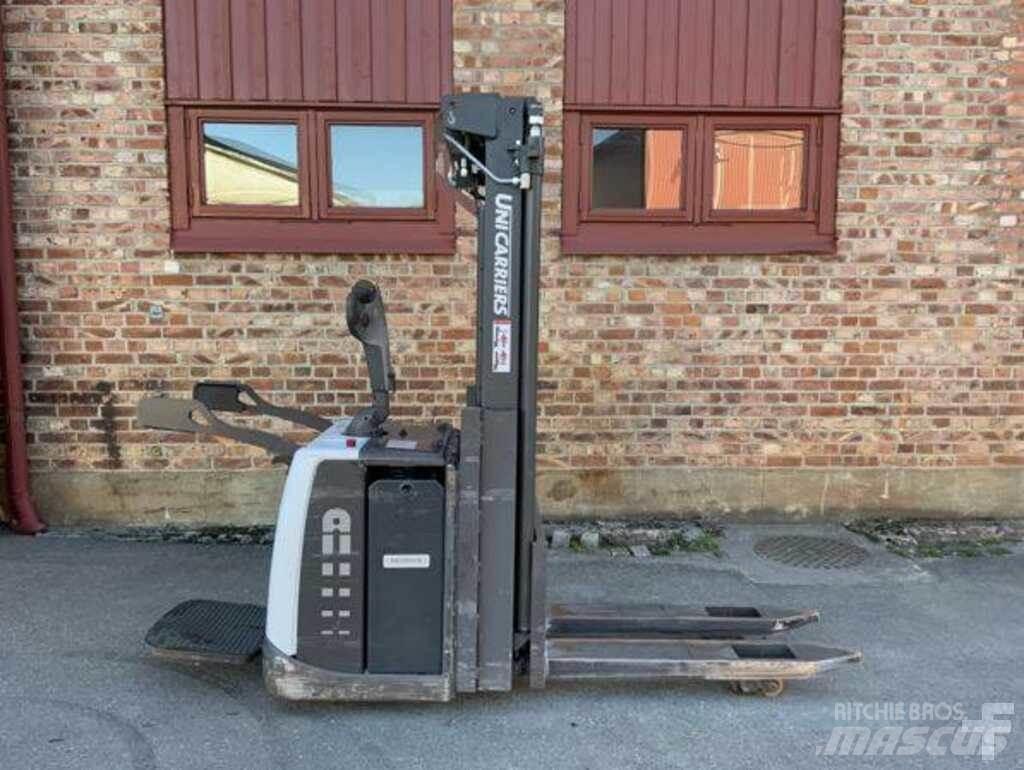 Atlet PSP Lavansiirtotrukit ajotasolla