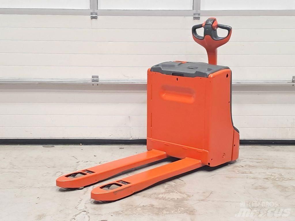 Linde T16 Lavansiirtotrukit