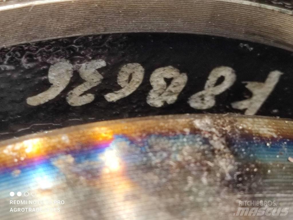 Bobcat T hub Akselit
