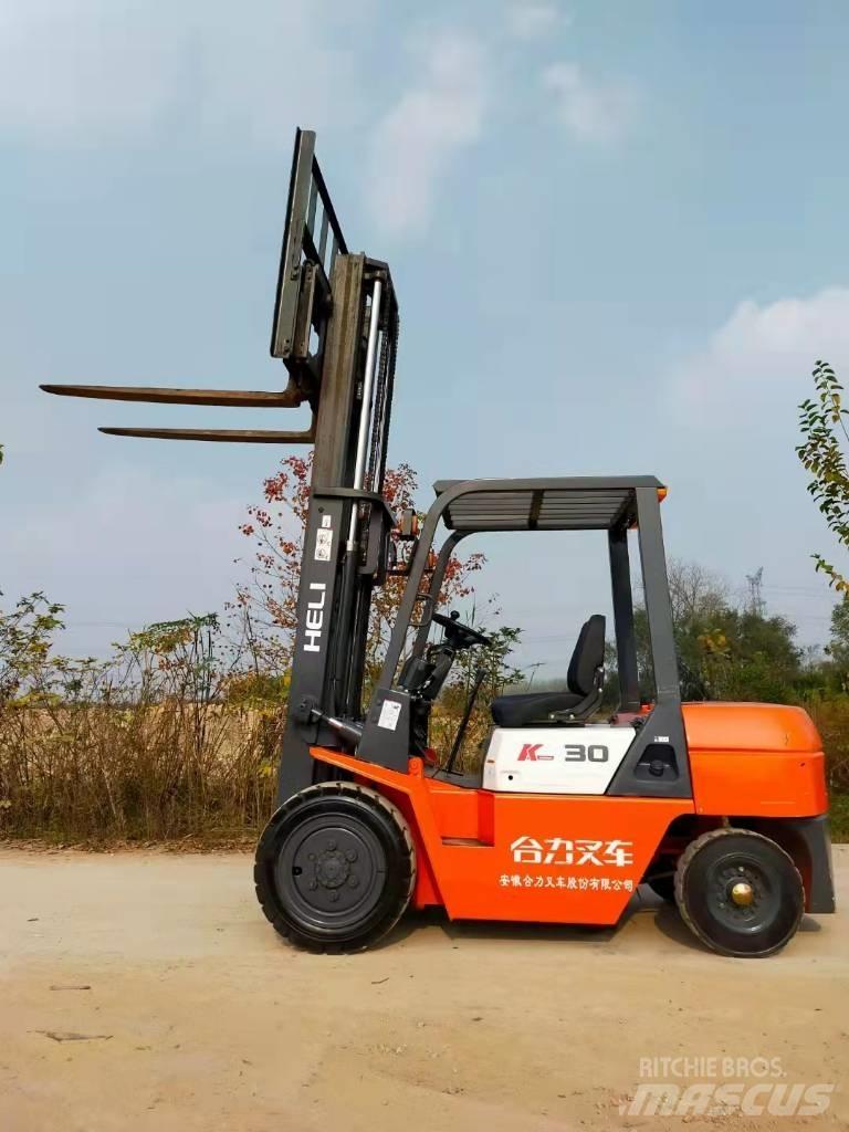 Heli CPCD 30 Dieseltrukit