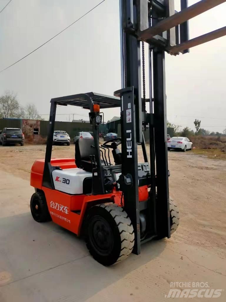 Heli CPCD 30 Dieseltrukit