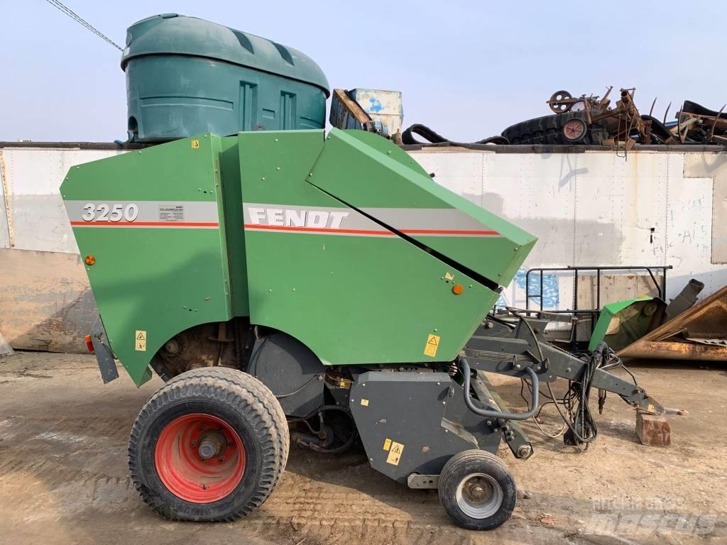 Fendt 3250 Pyöröpaalaimet