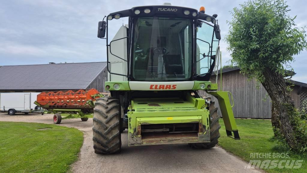 CLAAS Tucano 440 Leikkuupuimurit