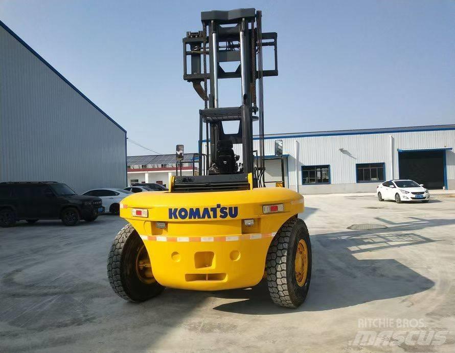 Komatsu FD200 Kurottajat