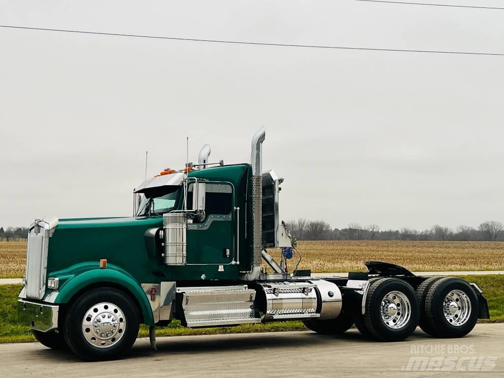 Kenworth W 900 Vetopöytäautot
