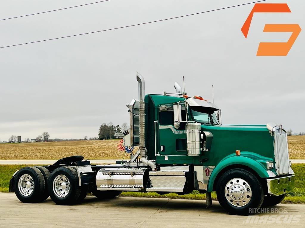 Kenworth W 900 Vetopöytäautot
