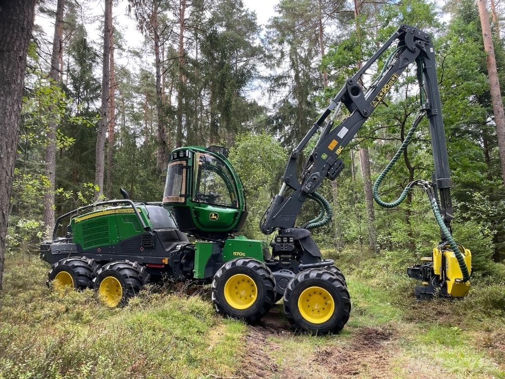 John Deere 1170G 8WD Harvesterit