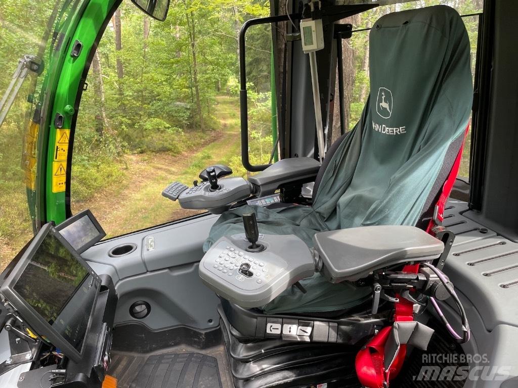 John Deere 1170G 8WD Harvesterit