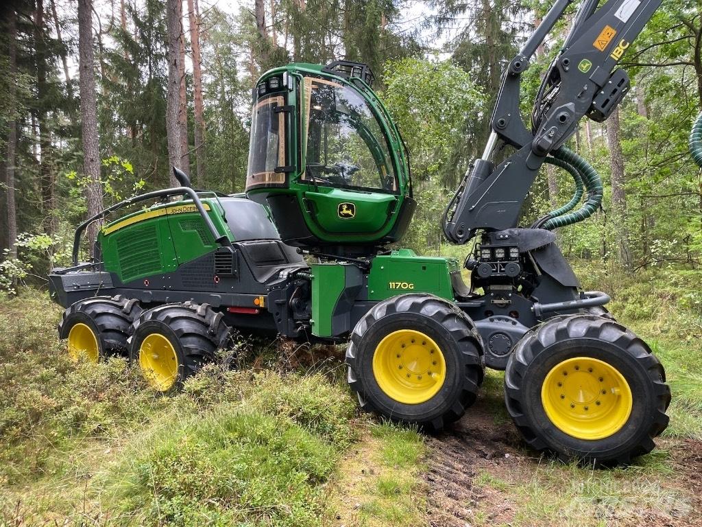 John Deere 1170G 8WD Harvesterit
