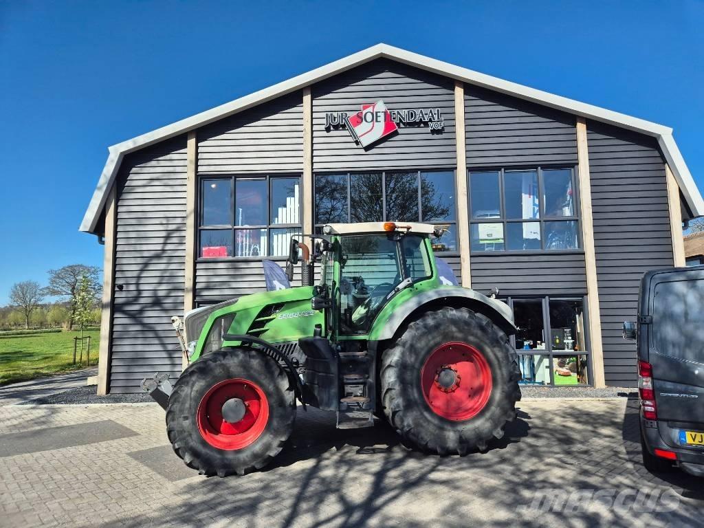 Fendt 828 Vario Traktorit