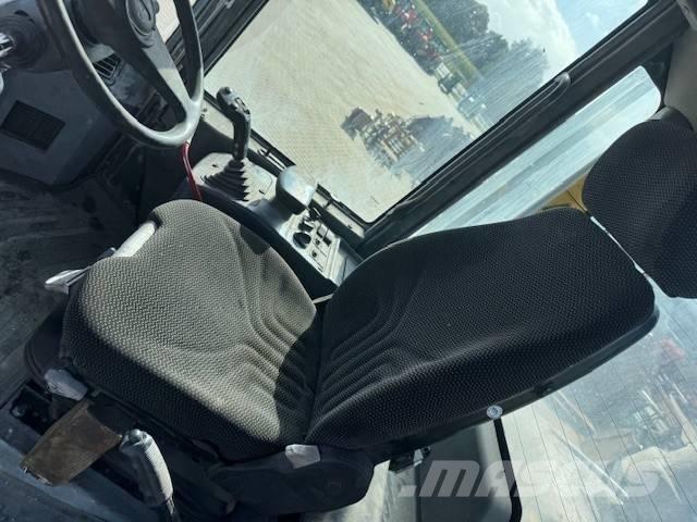 Komatsu WA 250-5 Pyöräkuormaajat