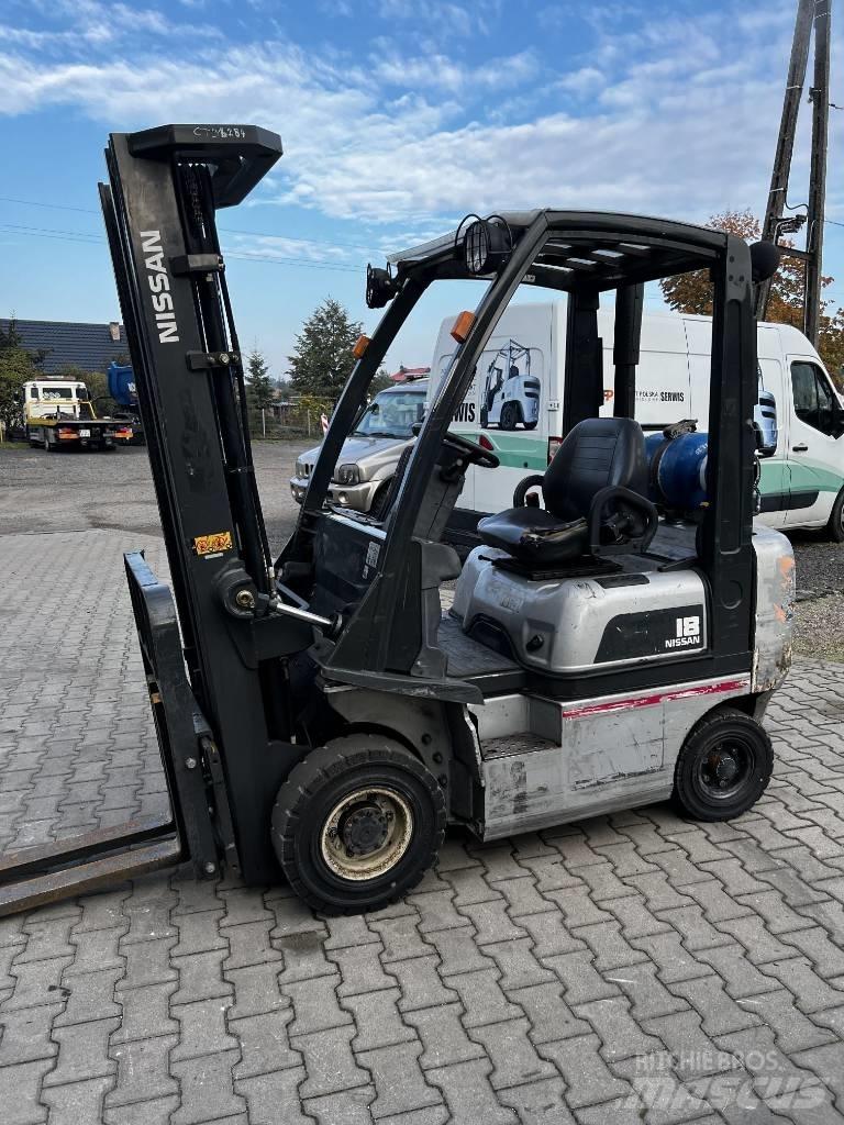 Nissan PD01A18PQ Nestekaasutrukit