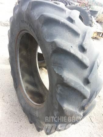  Pneu 14.9R30 Renkaat ja vanteet