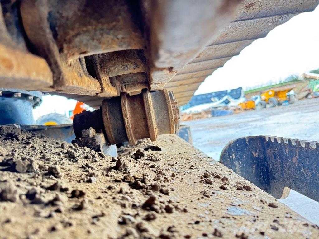 JCB 140X L SV Telakaivukoneet