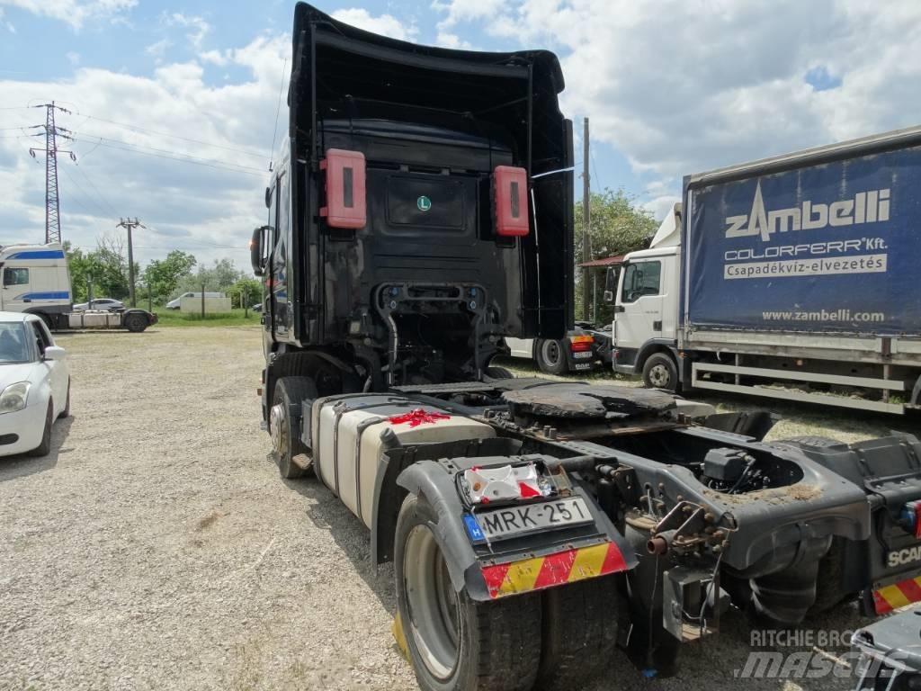 Scania R410 LA Vetopöytäautot