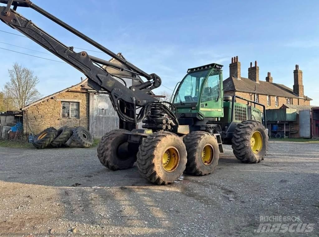 John Deere 1470 D Harvesterit