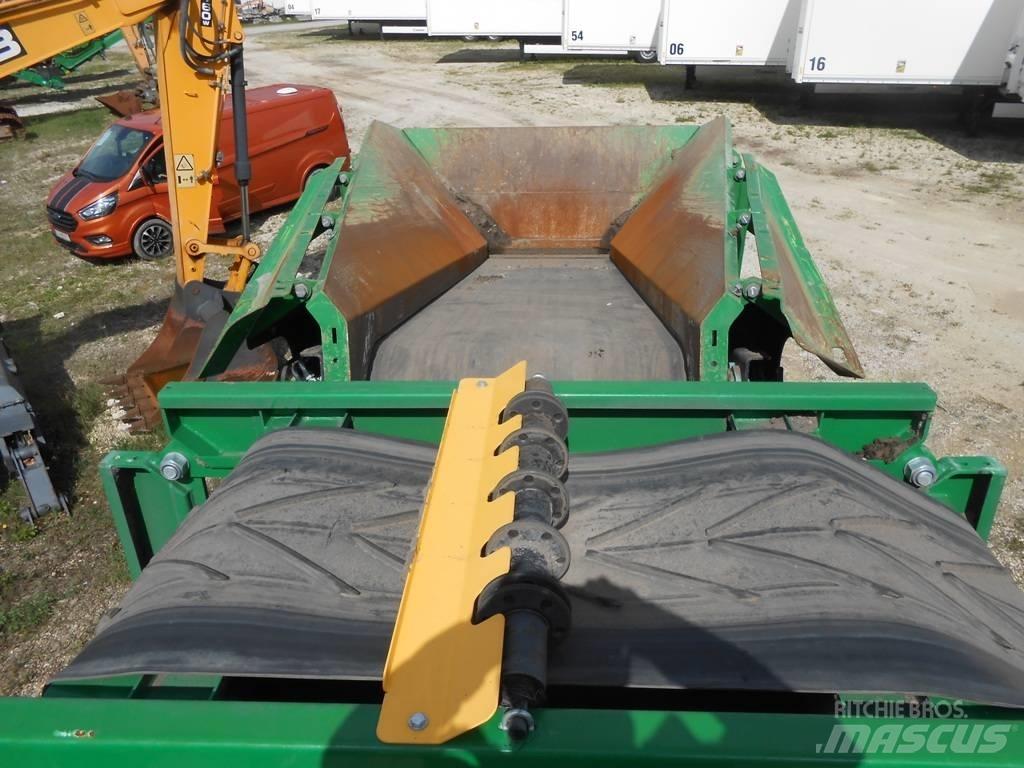 McCloskey R105 Seulat