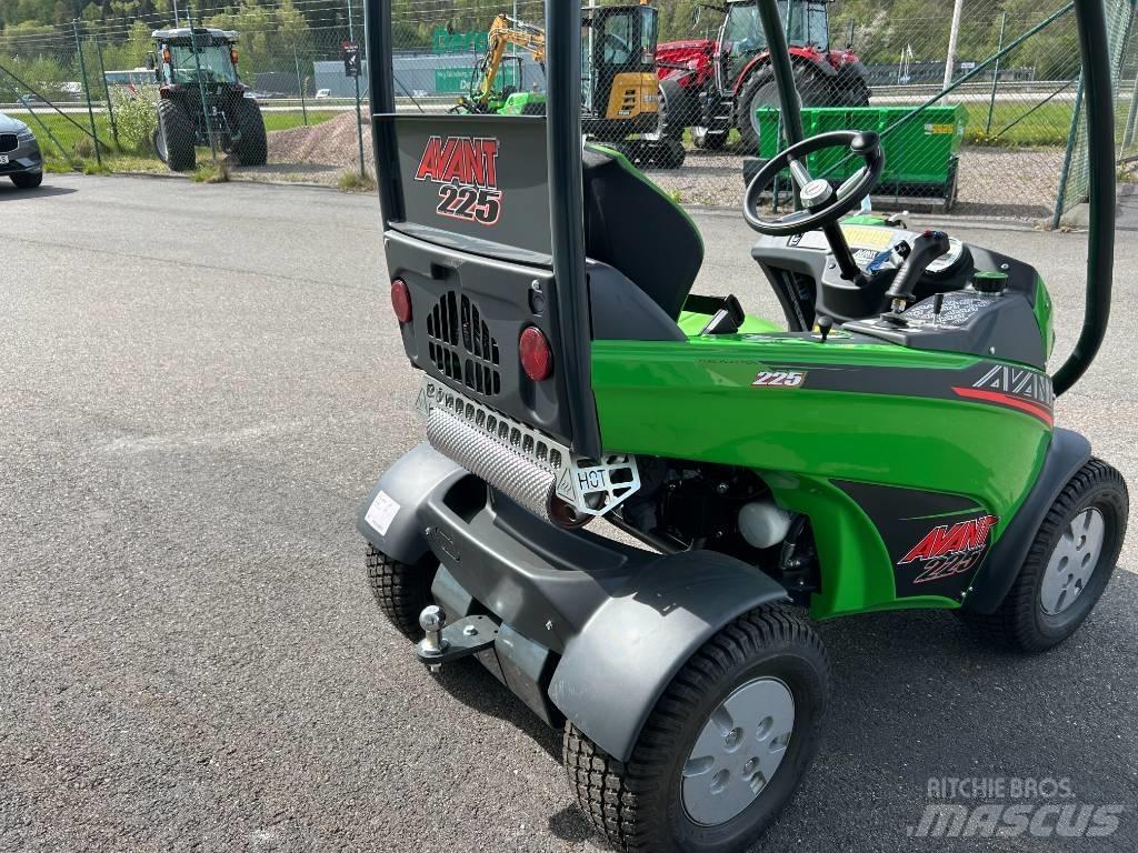 Avant 225 Liukuohjatut kuormaajat