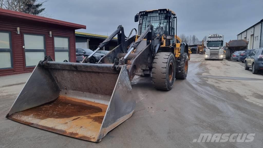 JCB 437 HT Pyöräkuormaajat