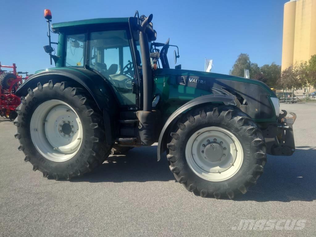 Valtra T 213 V Traktorit