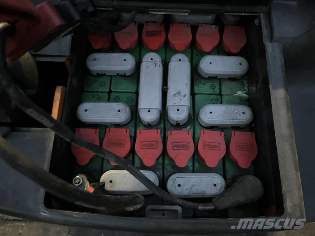 Still EGV12   V-4250 Ajettavat pinoamisvaunut