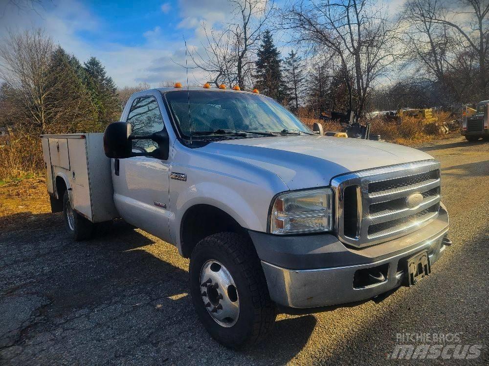Ford F 350 XLT Lava-autot