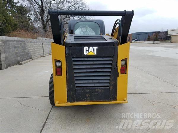 CAT 272 D Liukuohjatut kuormaajat